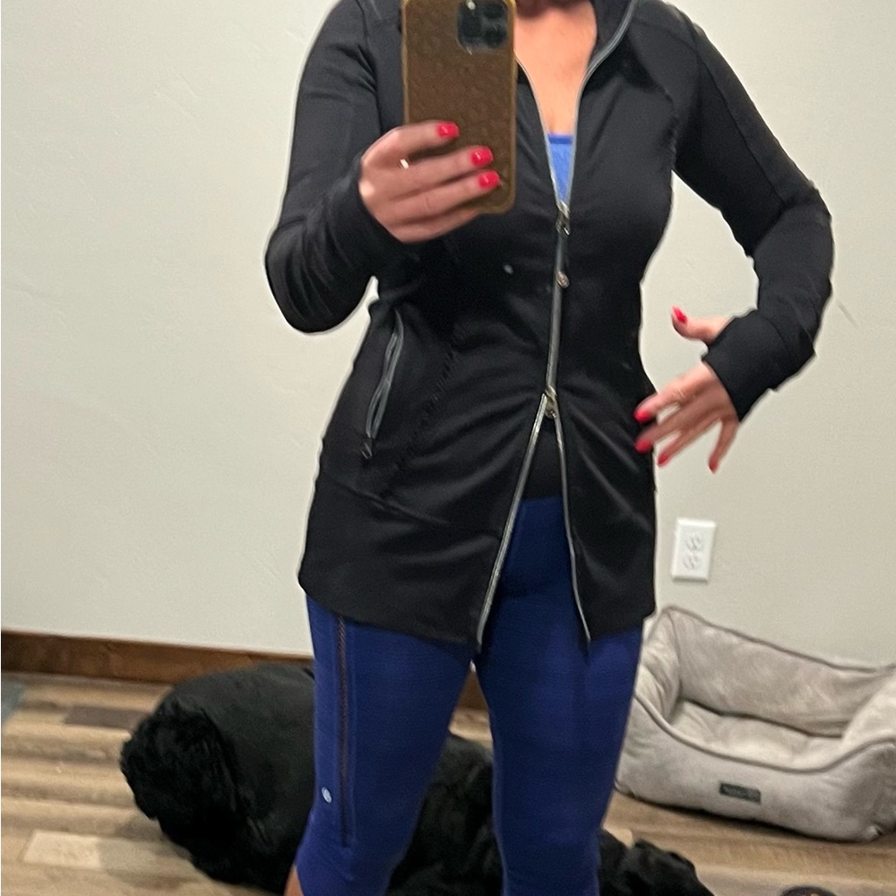 Lululemon jacket - Picture 10 of 14